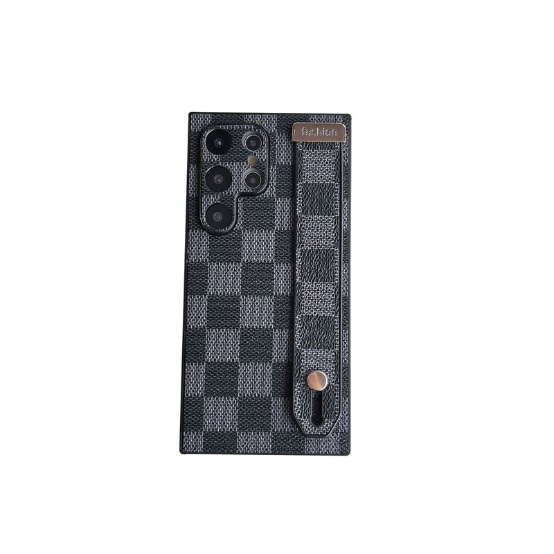 Trendy chess wristband phone case from Samsung 